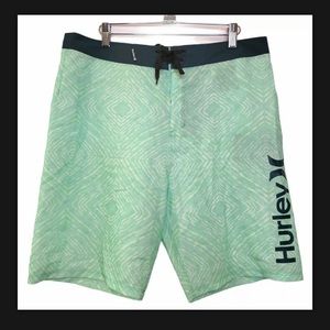 HURLEY Men's Phantom Green Patterned Board Shorts - 32" Waist NWOT Swim Wear